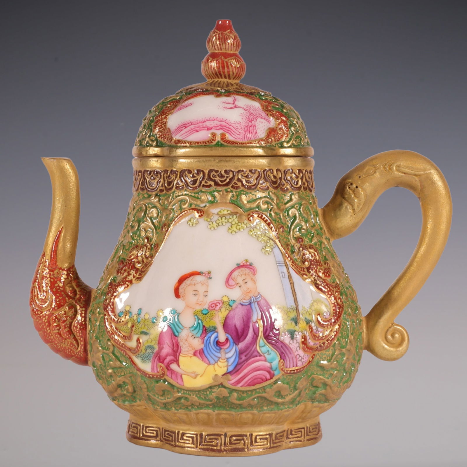 An Exquisite Enamel Green Ground Painted Gold Lotus Pattern Character and Story Pattern Teapot: An Exquisite Enamel Green Ground Painted Gold Lotus Pattern Character and Story Pattern Teapot Qing Dynasty, China Qianlong Four-character Mark Size:13cmx9cm (The Dimensions Of All Batches Are