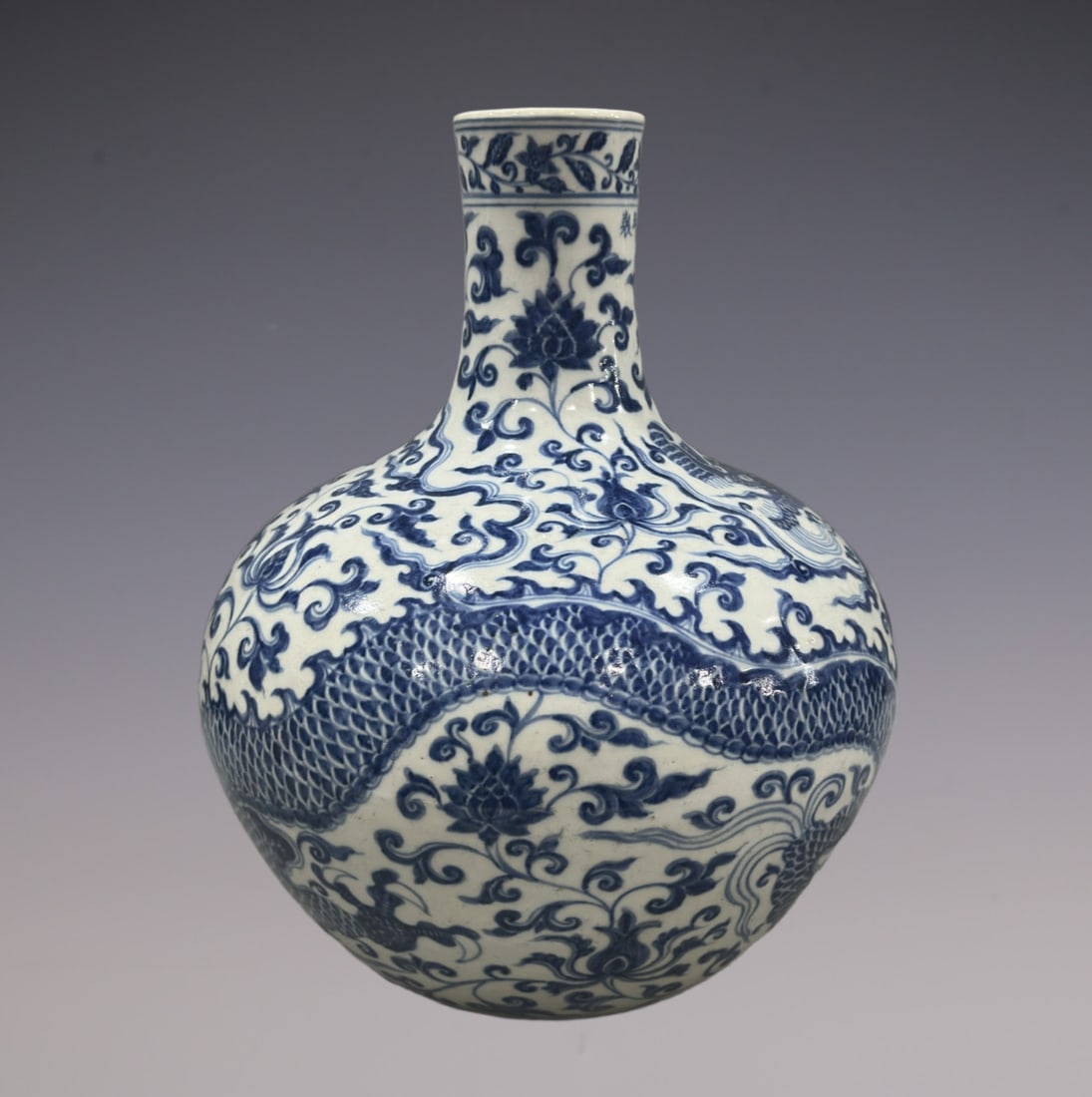 An Exquisite Blue and White Dragon Pattern Lotus Pattern Vase - 3