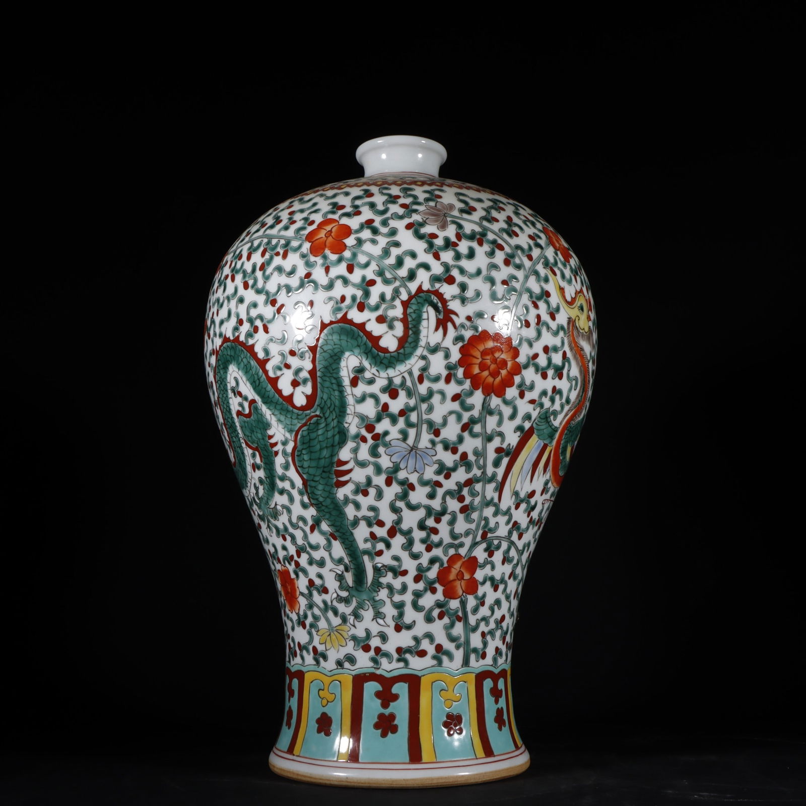 An Exquisite Wucai Dragon and Phoenix Pattern Lotus Pattern Vase - 4