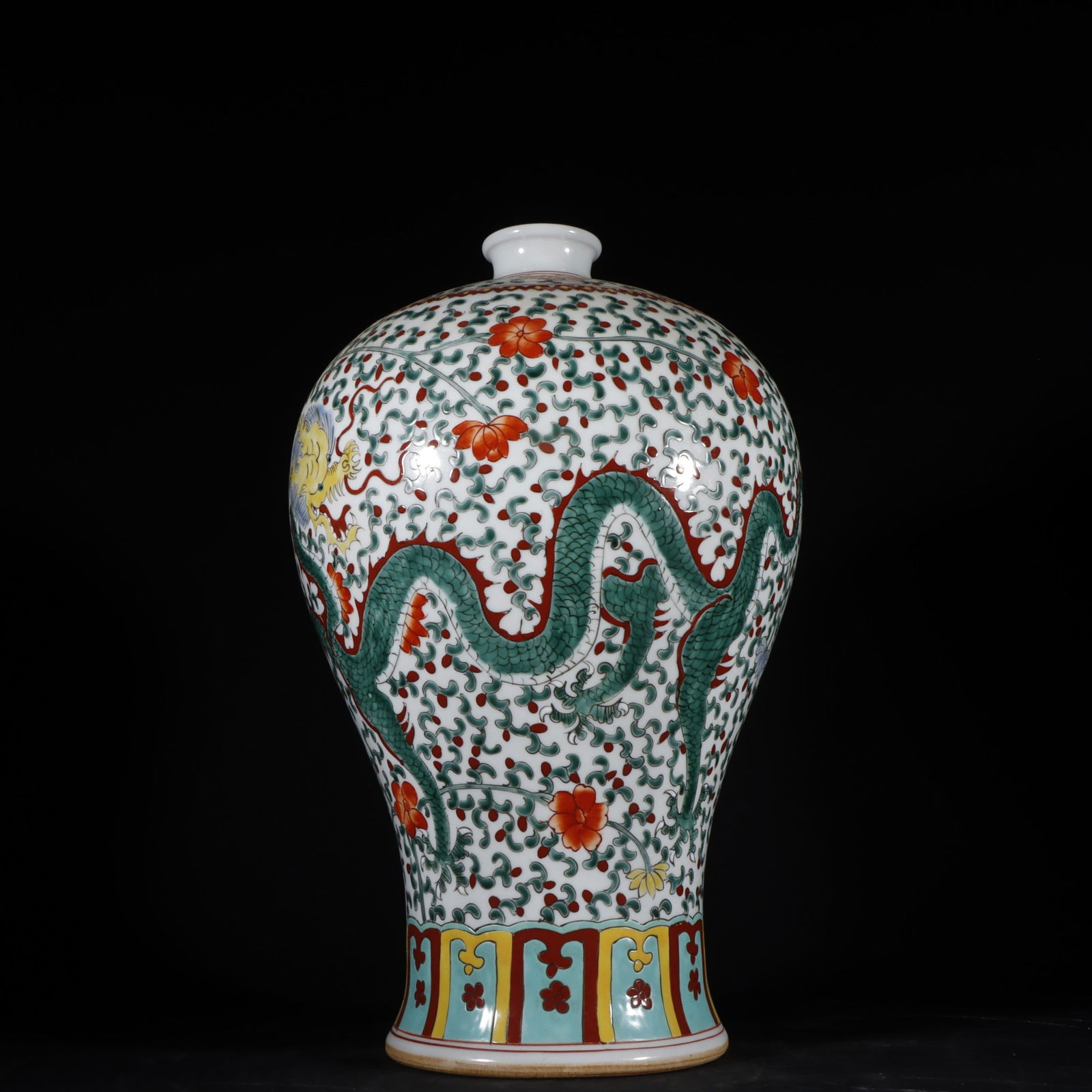 An Exquisite Wucai Dragon and Phoenix Pattern Lotus Pattern Vase - 5