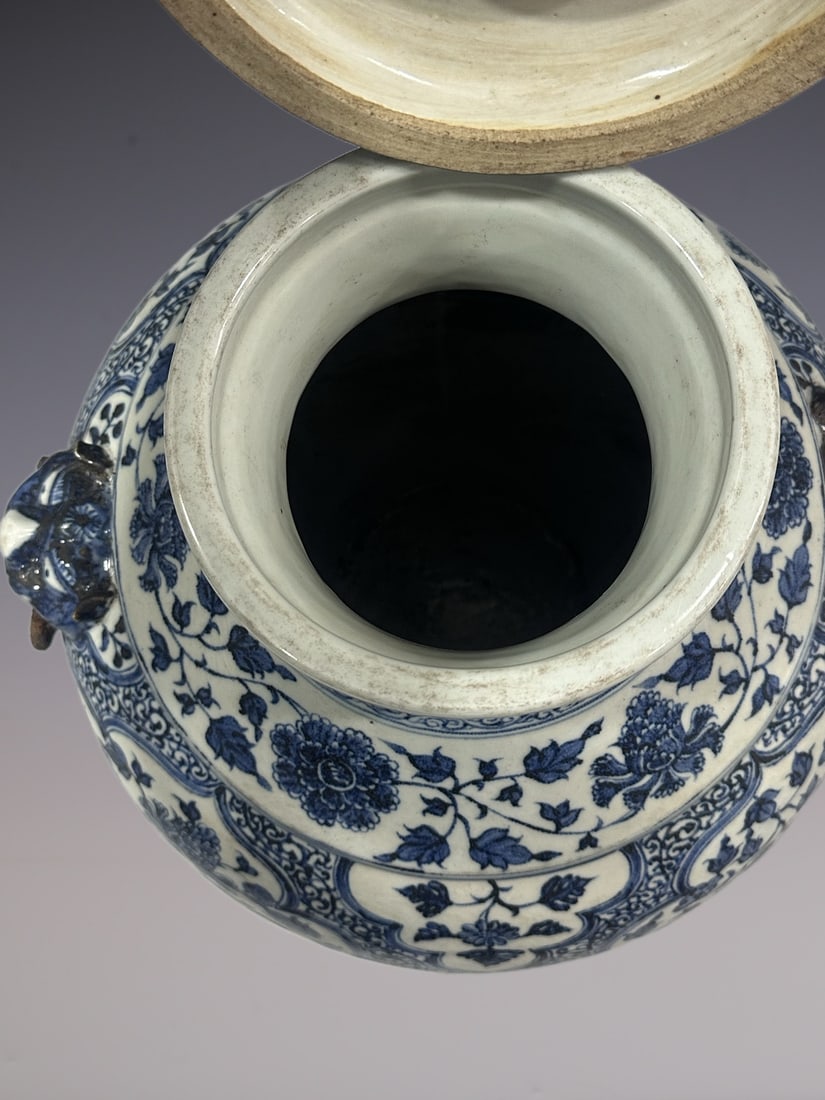 An Exquisite Blue and White Lotus Pattern Kylin Pattern Double-Ears Jar - 8