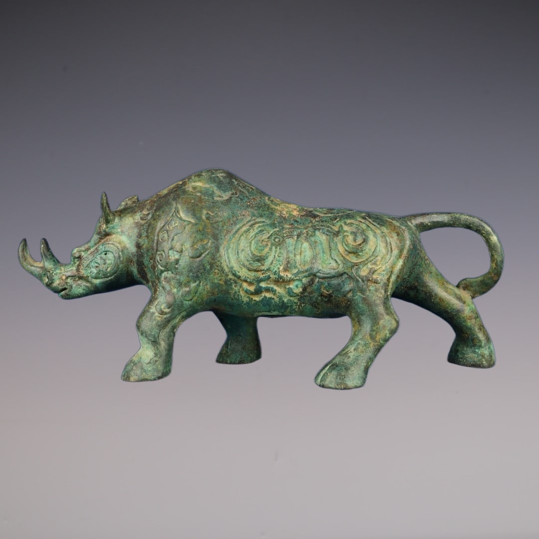 An Exquisite Bronze Rhinoceros Ornament (1 of 9)