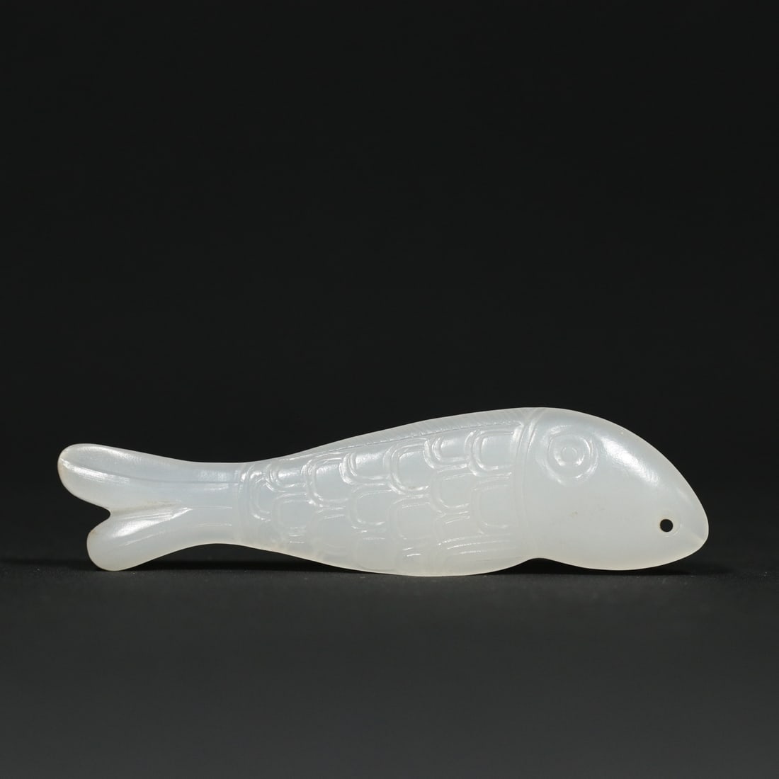 An Exquisite White Jade Fish Pendant - 2