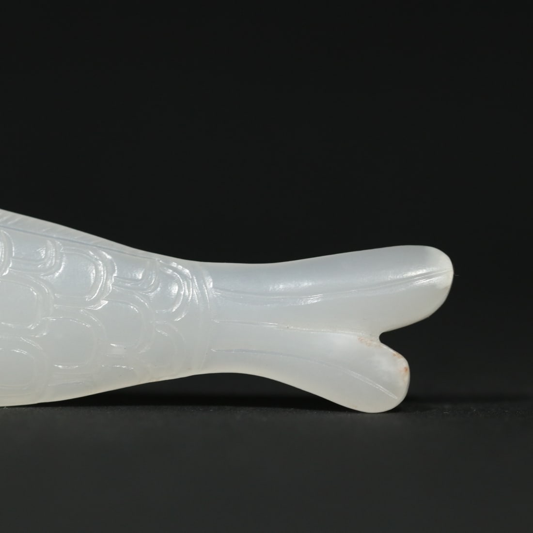 An Exquisite White Jade Fish Pendant - 6