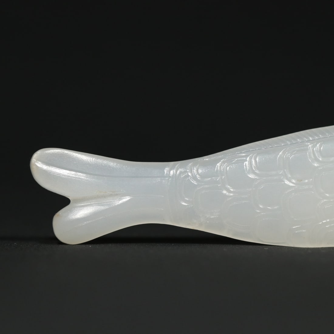 An Exquisite White Jade Fish Pendant - 9