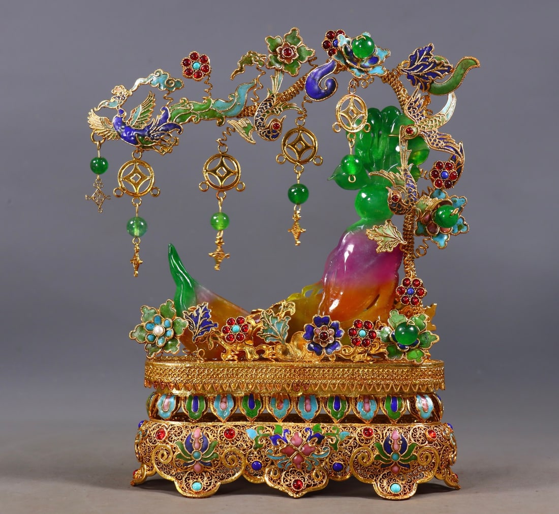 An Exquisite Gilt Bronze Inlaid Jadeite Flower and Bird Pattern Ornament: An Exquisite Gilt Bronze Inlaid Jadeite Flower and Bird Pattern Ornament Qing Dynasty, China Qianlong Four-character Mark Size:24cmx19.5cmx7cm Weight:714g (The Dimensions Of All Batches Are