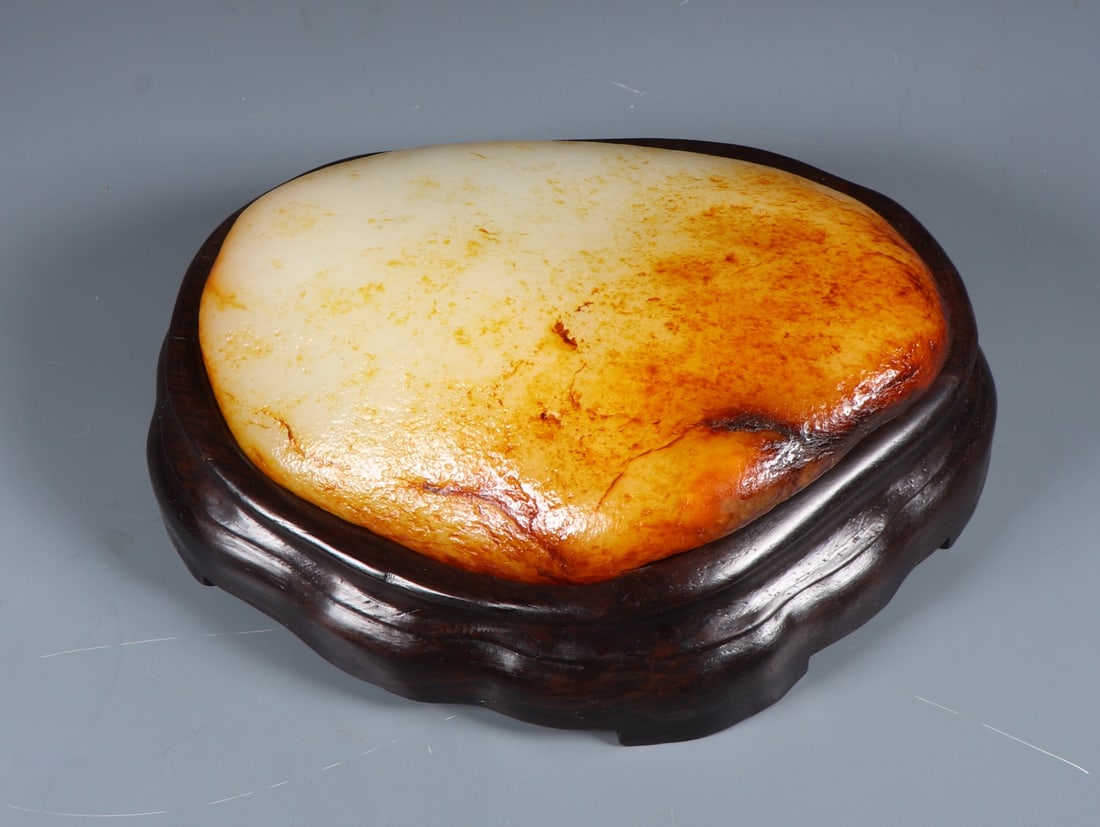 An Exquisite White Jade Ornament - 4