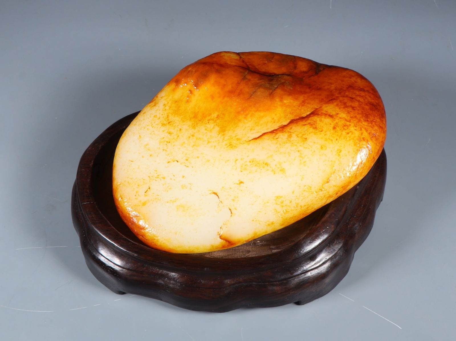 An Exquisite White Jade Ornament - 7