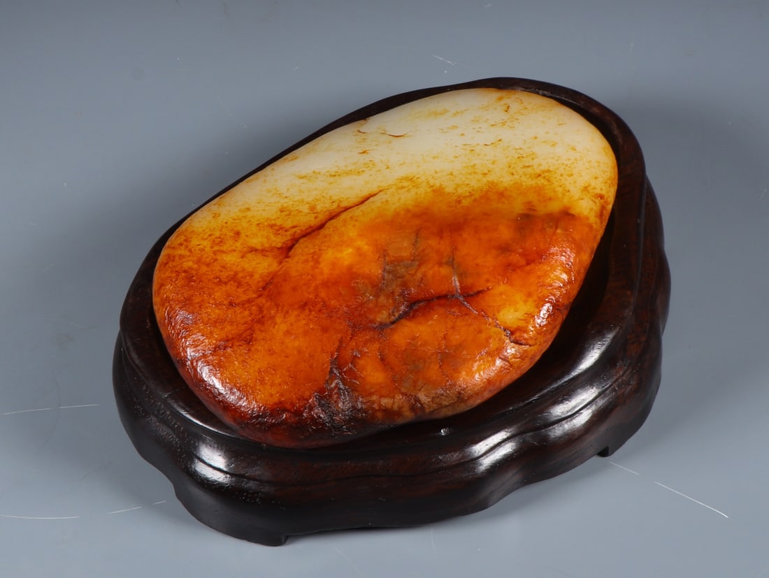 An Exquisite White Jade Ornament - 8