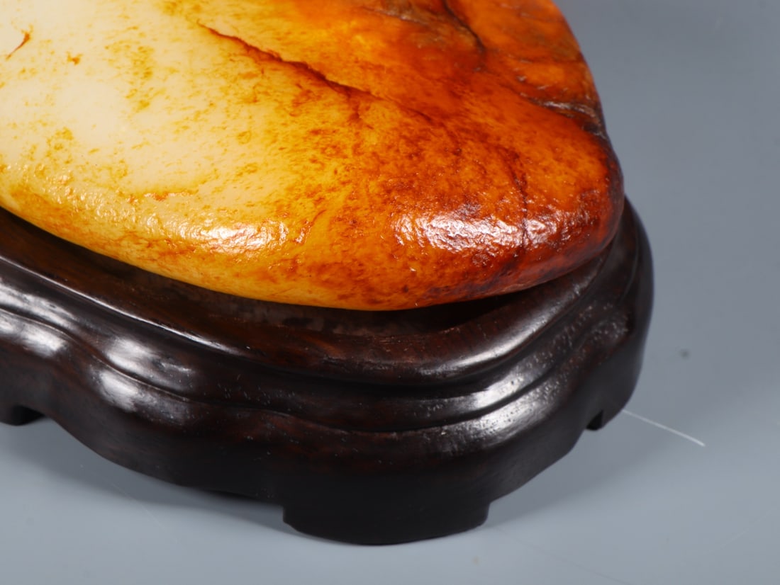 An Exquisite White Jade Ornament - 9