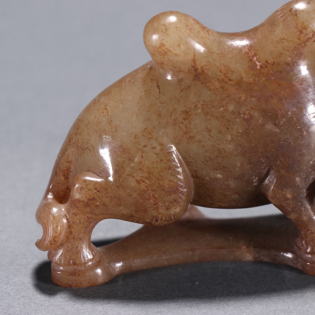 An Exquisite White Jade Camel Ornament - 3