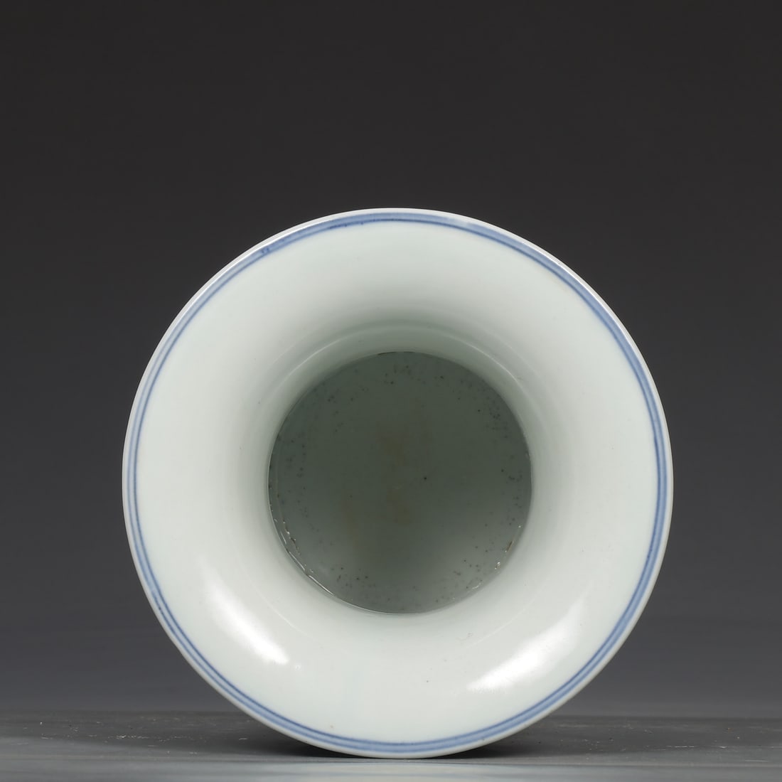 An Exquisite Blue and White Seawater Pattern Dragon Pattern Vase - 8