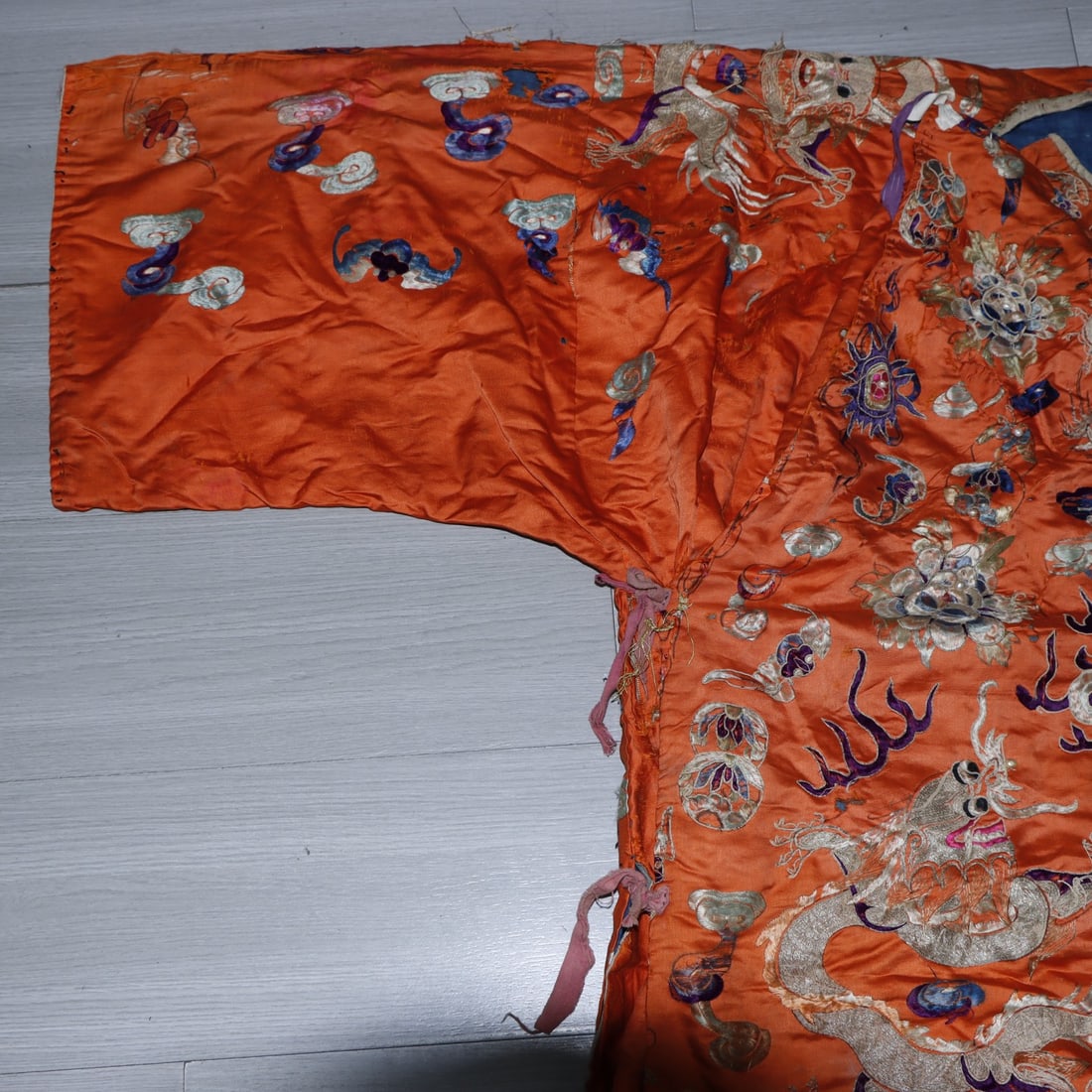 An Exquisite Kesi Dragon Pattern Flower Pattern Seawater Pattern Imperial Robe - 4
