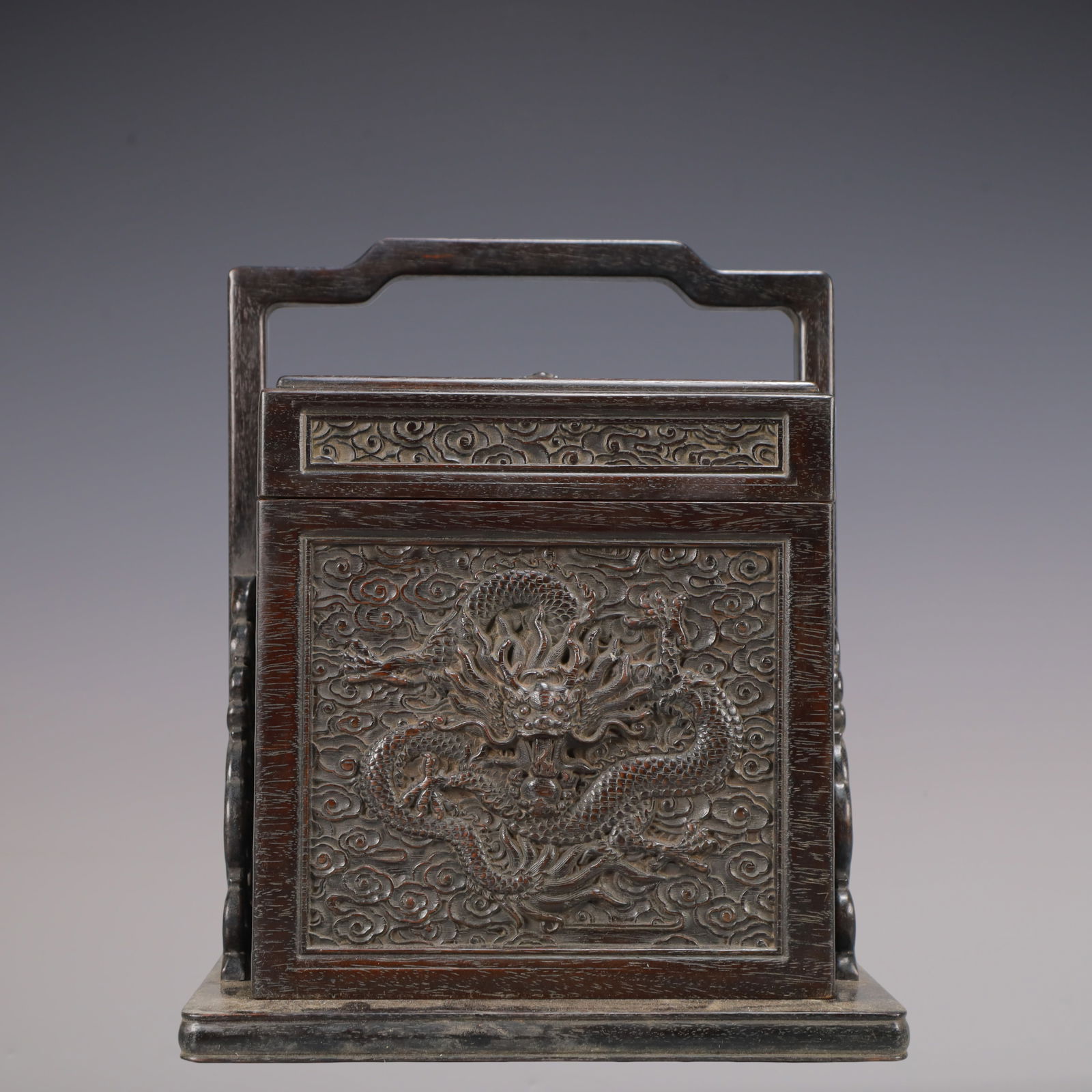 A Exquisite Zitanwood Dragon Pattern Box: A Exquisite Zitanwood Dragon Pattern Box Qing Dynasty, China Size:21.3cmx21.3cmx26.3cm Weight:1900g (The Dimensions Of All Batches Are Manually Measured.If You Need More Detailed Information,