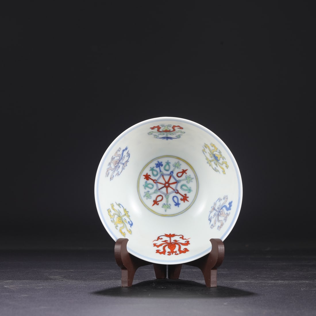 An Exquisite Doucai Flower Pattern Bowl - 4