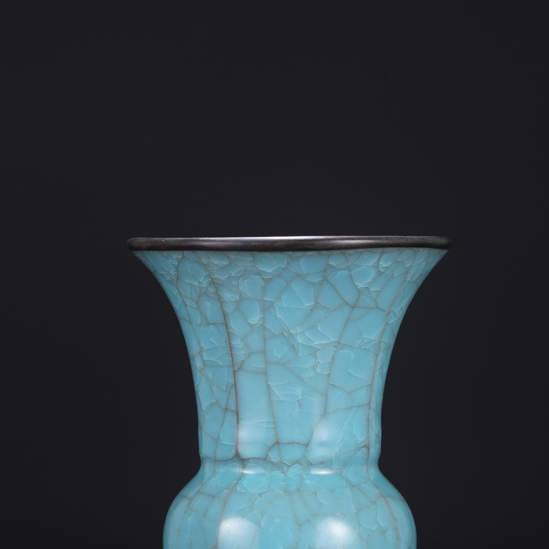 An Exquisite Ru yao Vase - 3