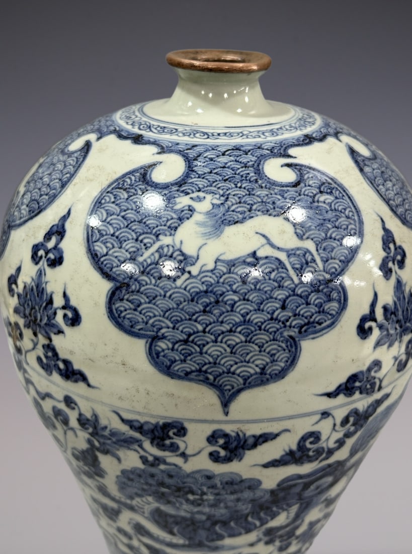 An Exquisite Blue and White Lotus Pattern Lion Pattern Vase - 3