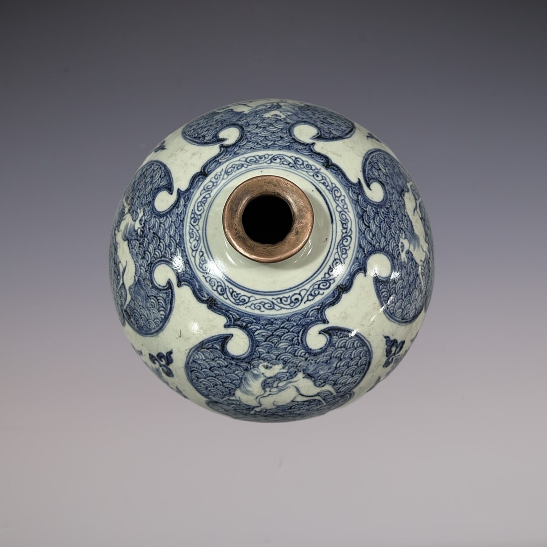 An Exquisite Blue and White Lotus Pattern Lion Pattern Vase - 7