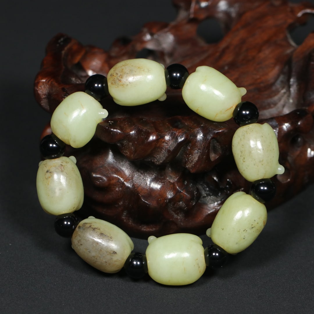 An Exquisite White Jade Bracelets - 2