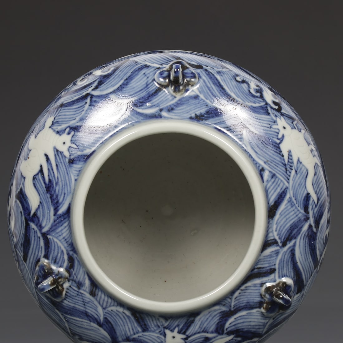 An Exquisite Blue and White Seawater Pattern Jar - 8