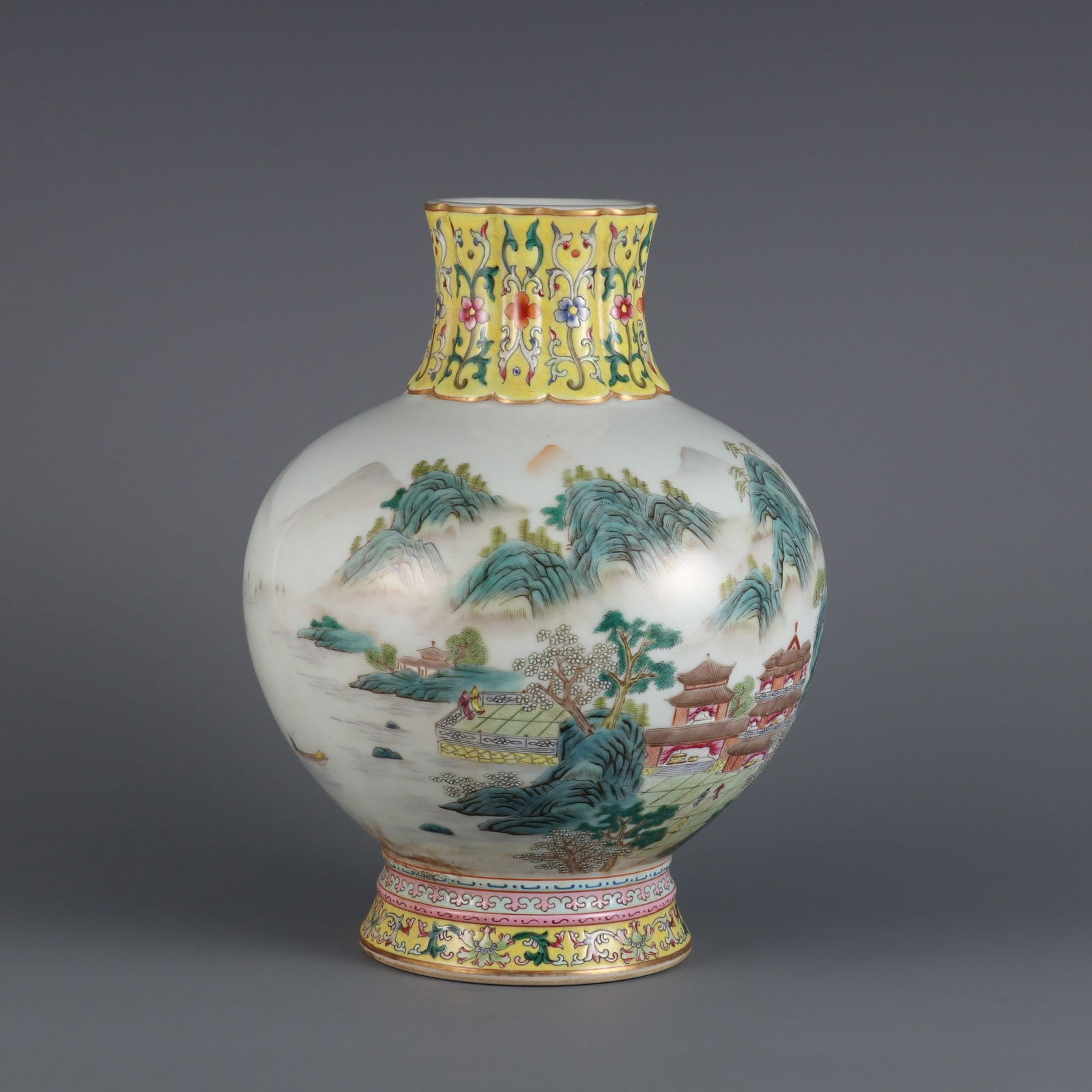 An Exquisite Famille-Rose Landscape Pattern Lotus Pattern Vase - 3