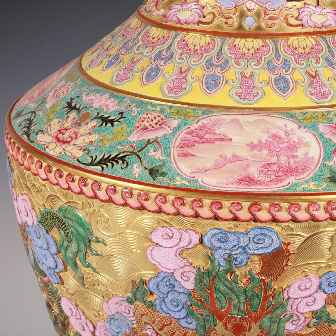 An Exquisite Enamel Bats and Peach Pattern Lotus Pattern Dragon Pattern Seawater Pattern Vase - 3