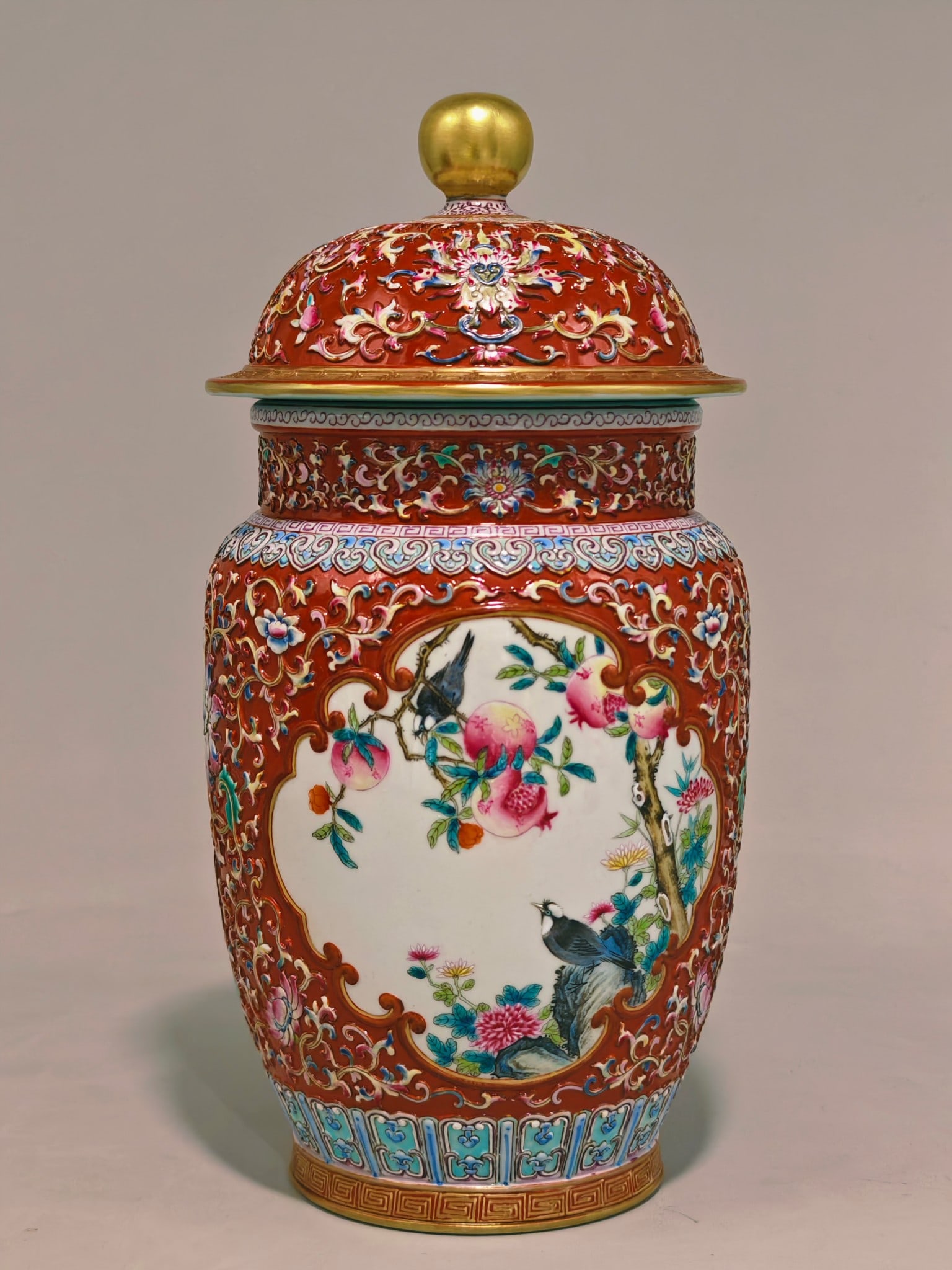 An Exquisite Famille-Rose Lotus Pattern Flower and Bird Pattern Pine and Crane Pattern Jar: An Exquisite Famille-Rose Lotus Pattern Flower and Bird Pattern Pine and Crane Pattern Jar Qing Dynasty, China Qianlong Six-character Mark Size:30cmx15cm (The Dimensions Of All Batches Are Manually