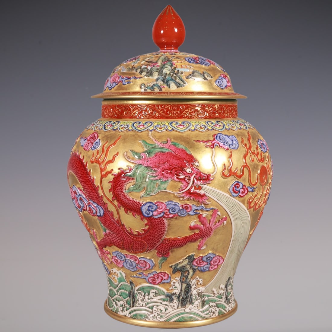 An Exquisite Enamel Dragon Pattern Seawater Pattern Jar: An Exquisite Enamel Dragon Pattern Seawater Pattern Jar Qing Dynasty, China Qianlong Six-character Mark Size:27cmx18cm (The Dimensions Of All Batches Are Manually Measured.If You Need More Detailed