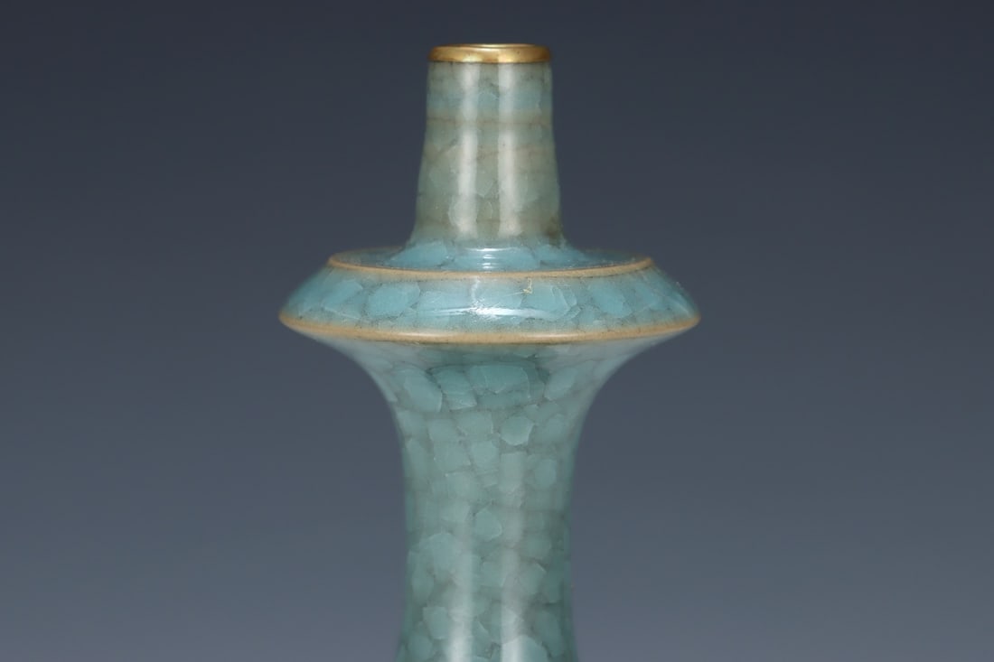 An Exquisite Ru yao Vase - 5