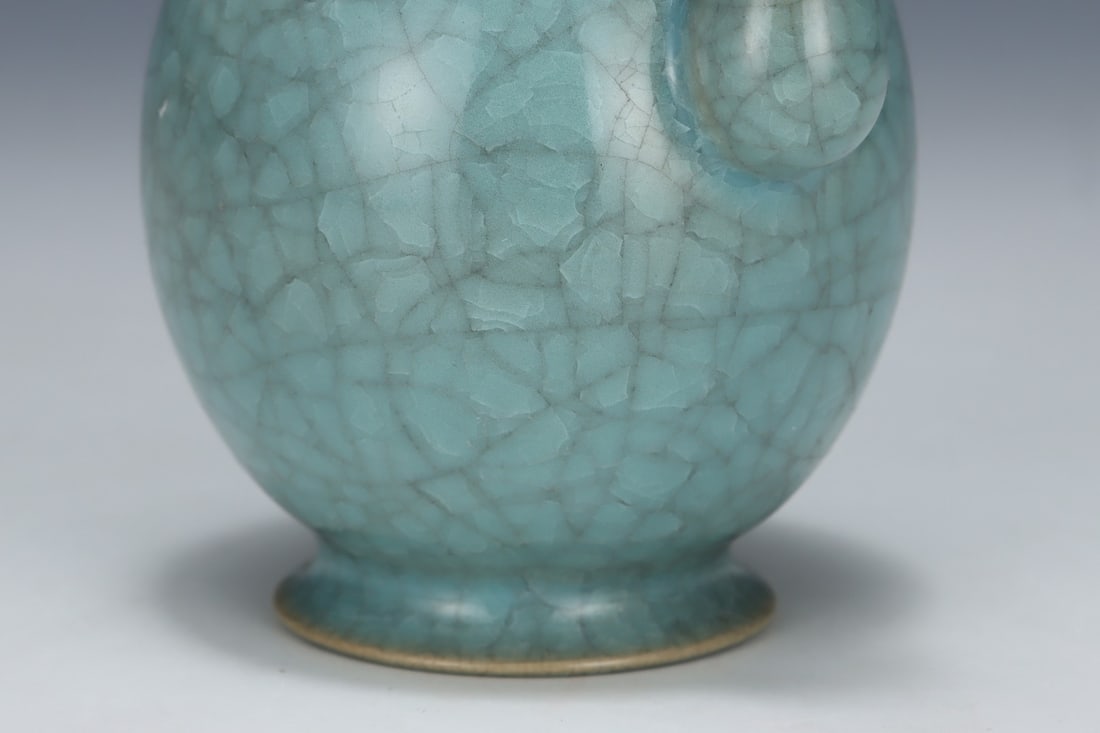 An Exquisite Ru yao Vase - 6