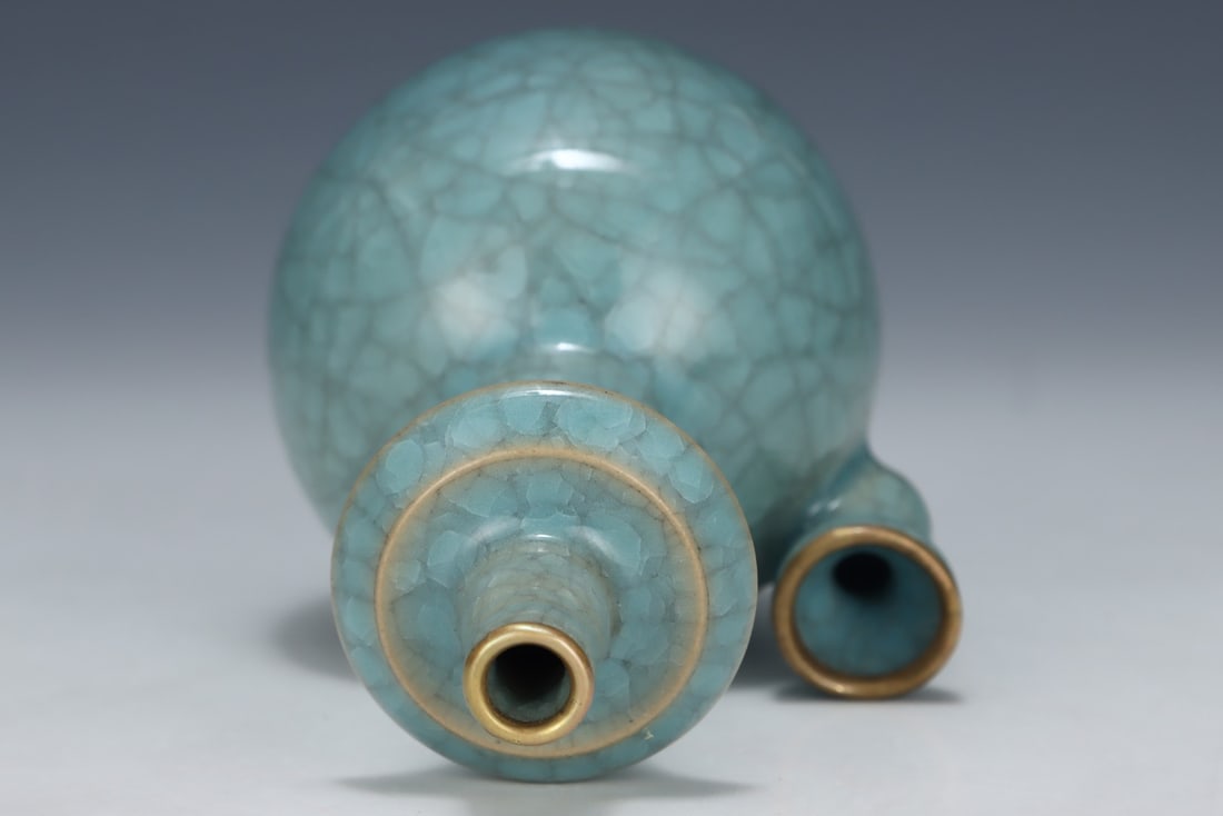 An Exquisite Ru yao Vase - 7