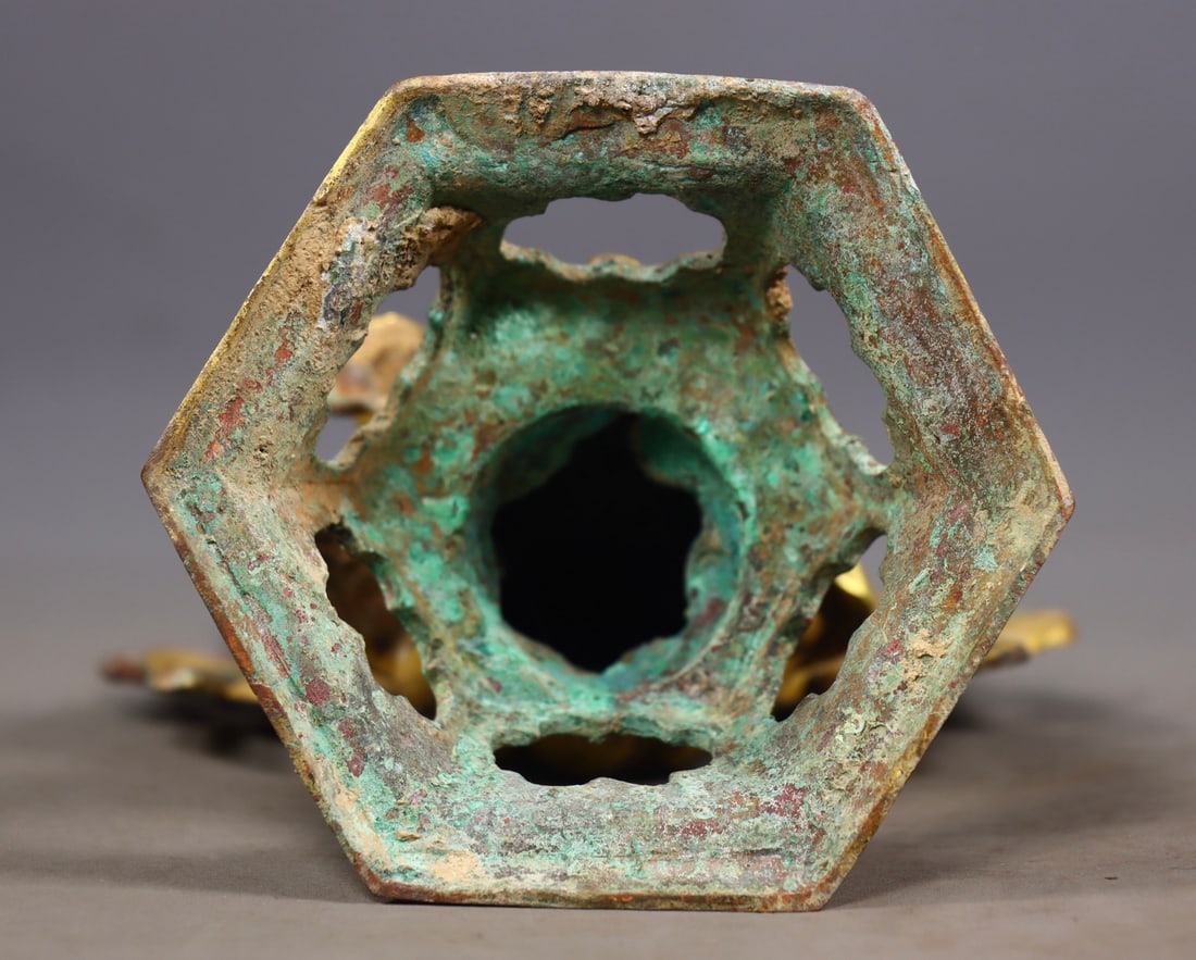 An Exquisite Gilt Bronze Buddha Statue - 9