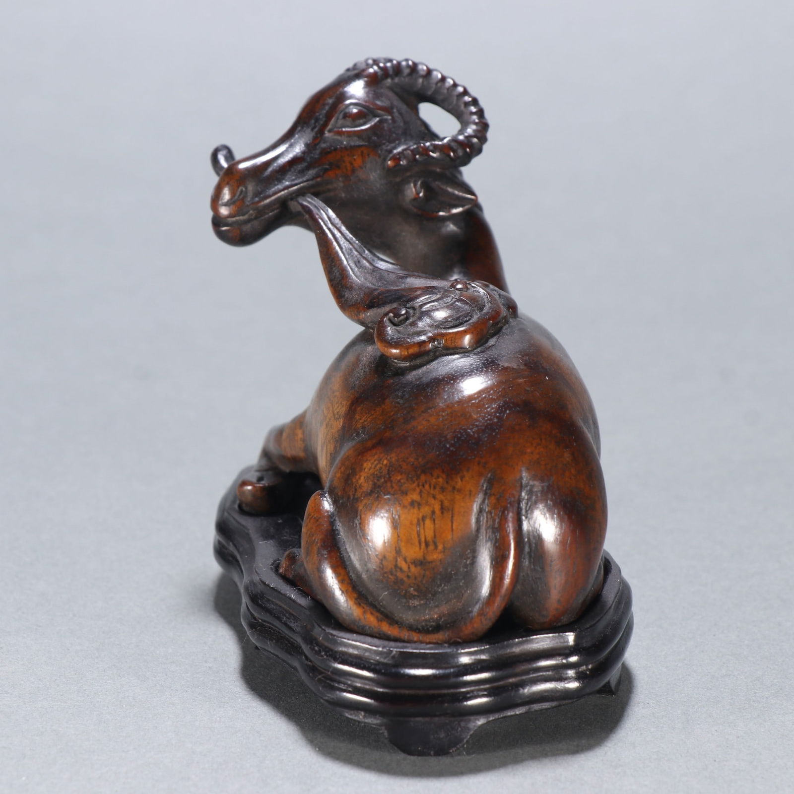 An Exquisite Eaglewood Sheep Ornament - 3