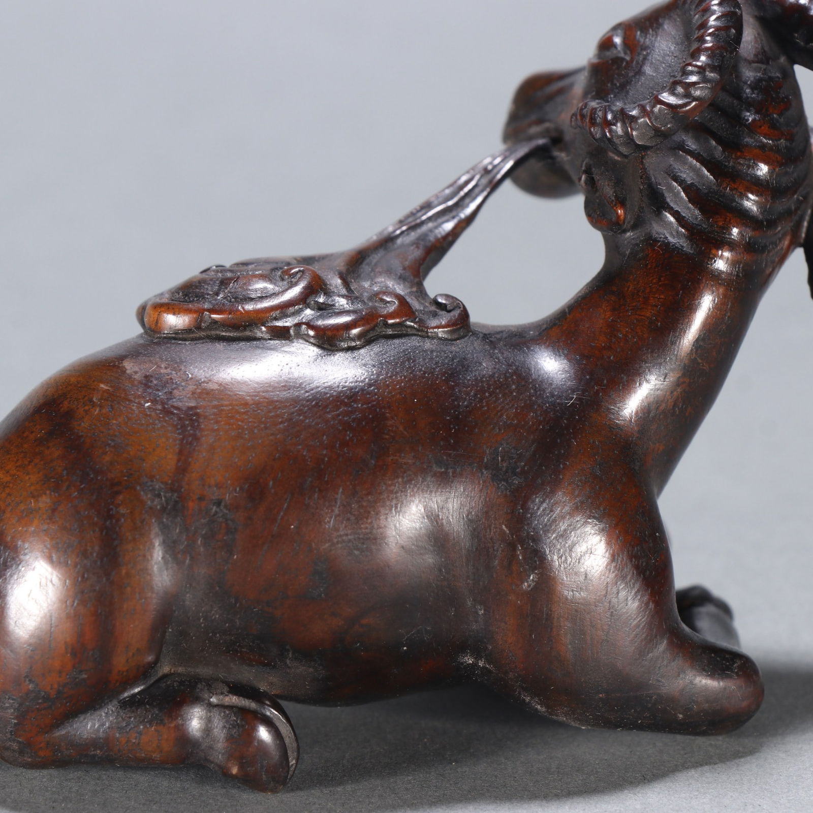 An Exquisite Eaglewood Sheep Ornament - 5