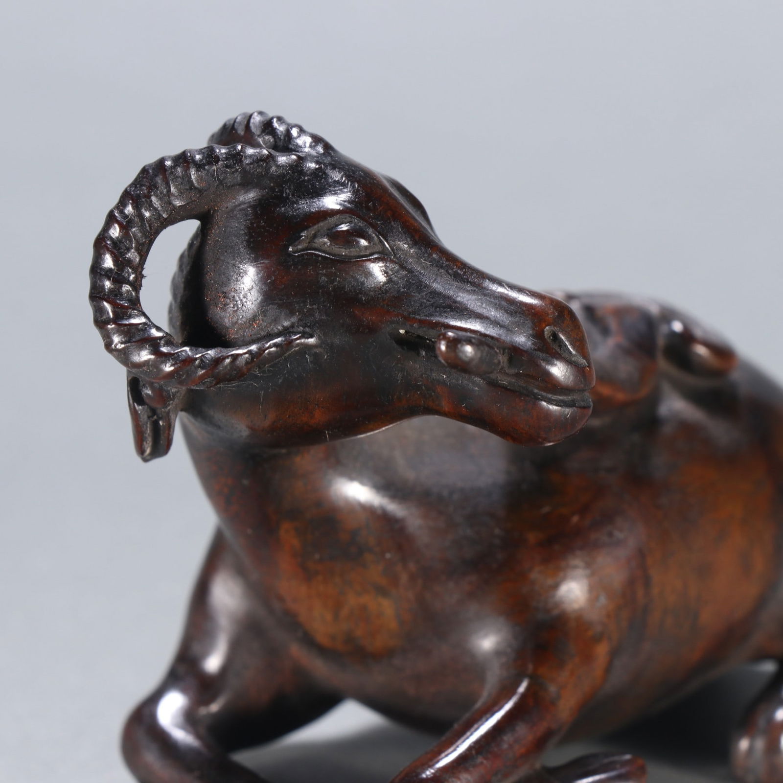 An Exquisite Eaglewood Sheep Ornament - 8