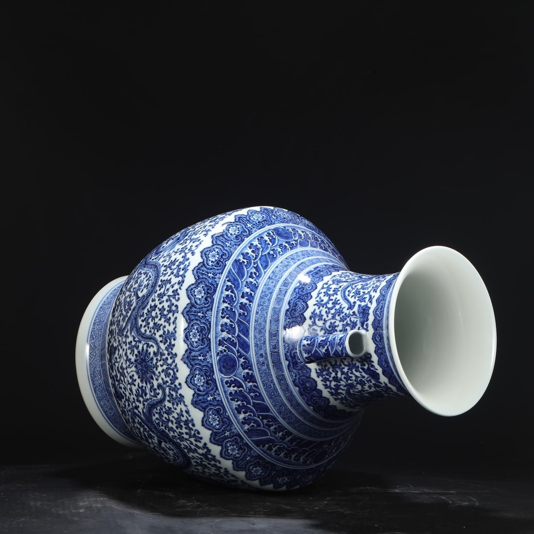 An Exquisite Blue and White Lotus Pattern Seawater Pattern Dragon Pattern Double-Ears Vase - 6