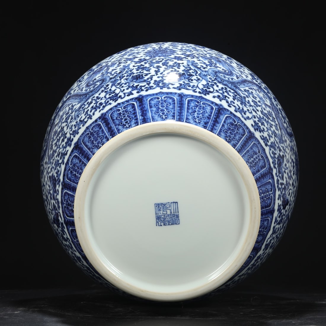 An Exquisite Blue and White Lotus Pattern Seawater Pattern Dragon Pattern Double-Ears Vase - 9