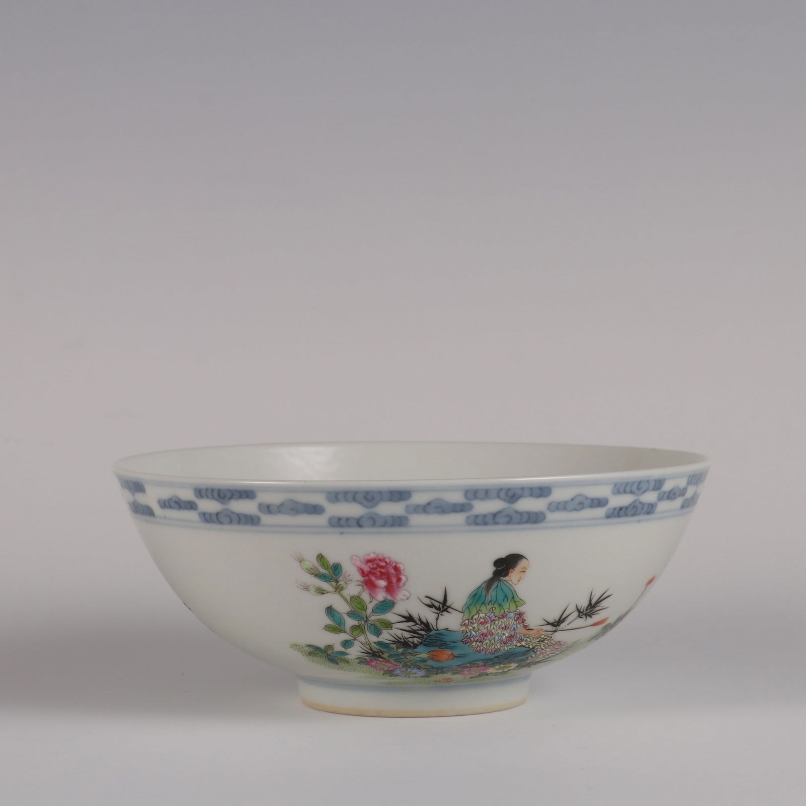 An Exquisite Famille-Rose Blue and White Character and Story Pattern Bowl: An Exquisite Famille-Rose Blue and White Character and Story Pattern Bowl Qing Dynasty, China Yongzheng Six-character Mark Size:6cmx14.5cm (The Dimensions Of All Batches Are Manually Measured.If
