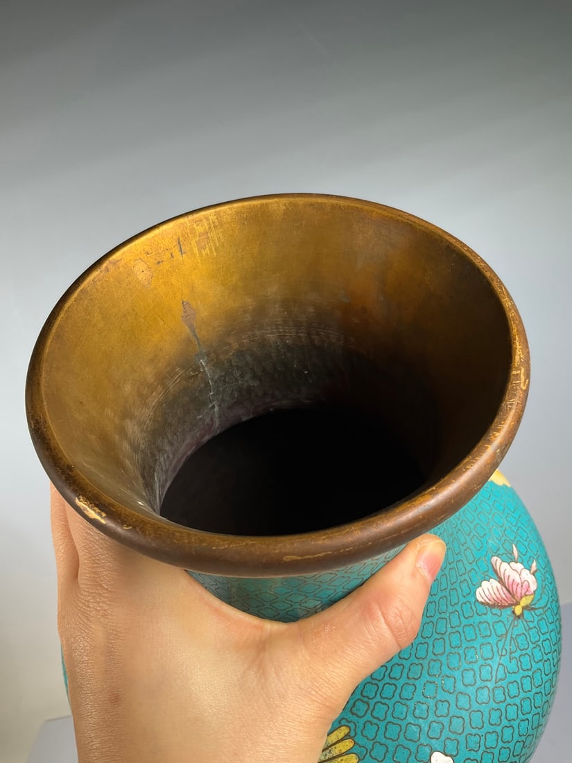 An Exquisite Cloisonne Flower and Bird Pattern Vase - 5