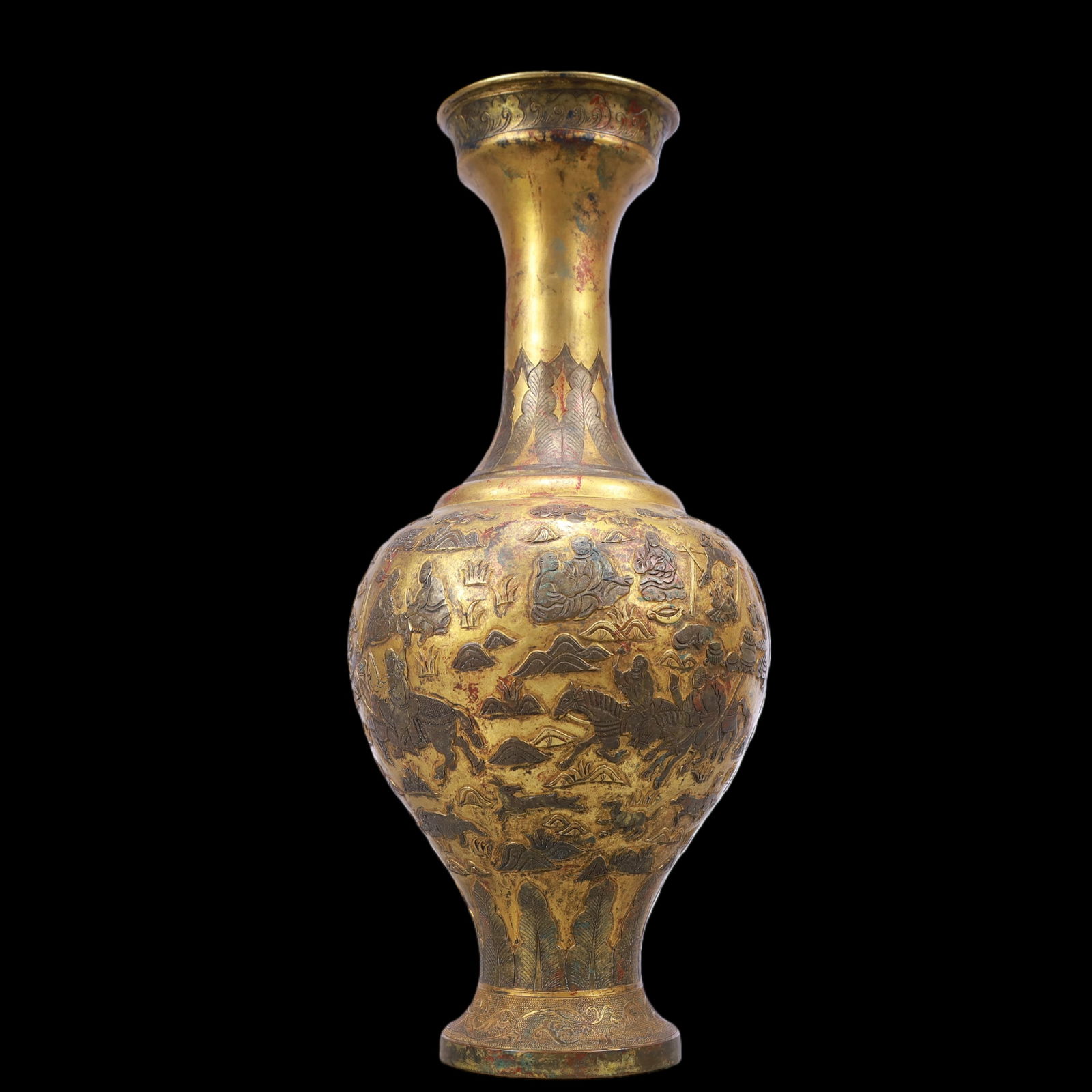 A Exquisite Gilt Bronze Character and Story Pattern Vase: A Exquisite Gilt Bronze Character and Story Pattern Vase Qing Dynasty, China Size:11cmx28cm Weight:850g (The Dimensions Of All Batches Are Manually Measured.If You Need More Detailed Information, Plea