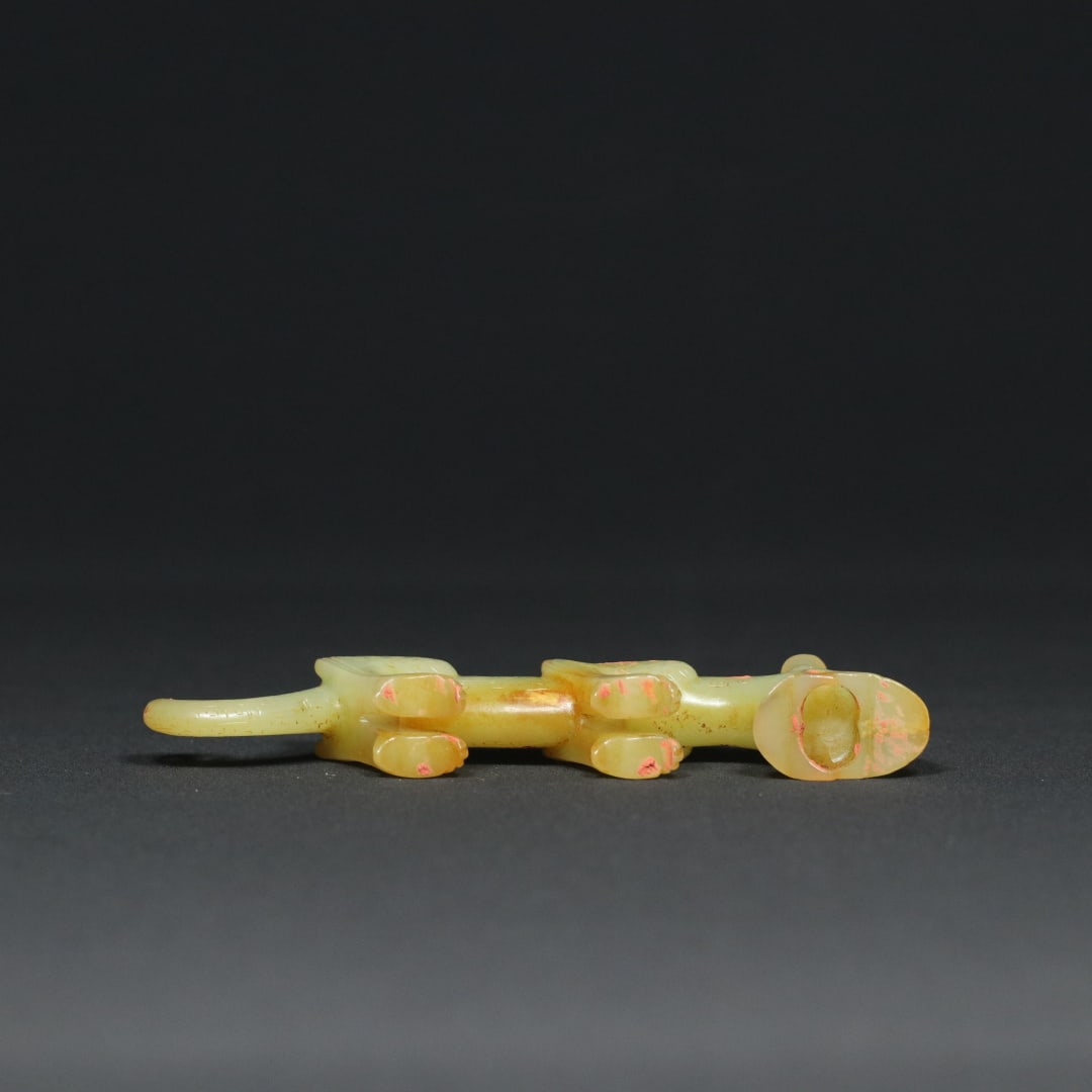 An Exquisite White Jade Dragon Ornament - 3