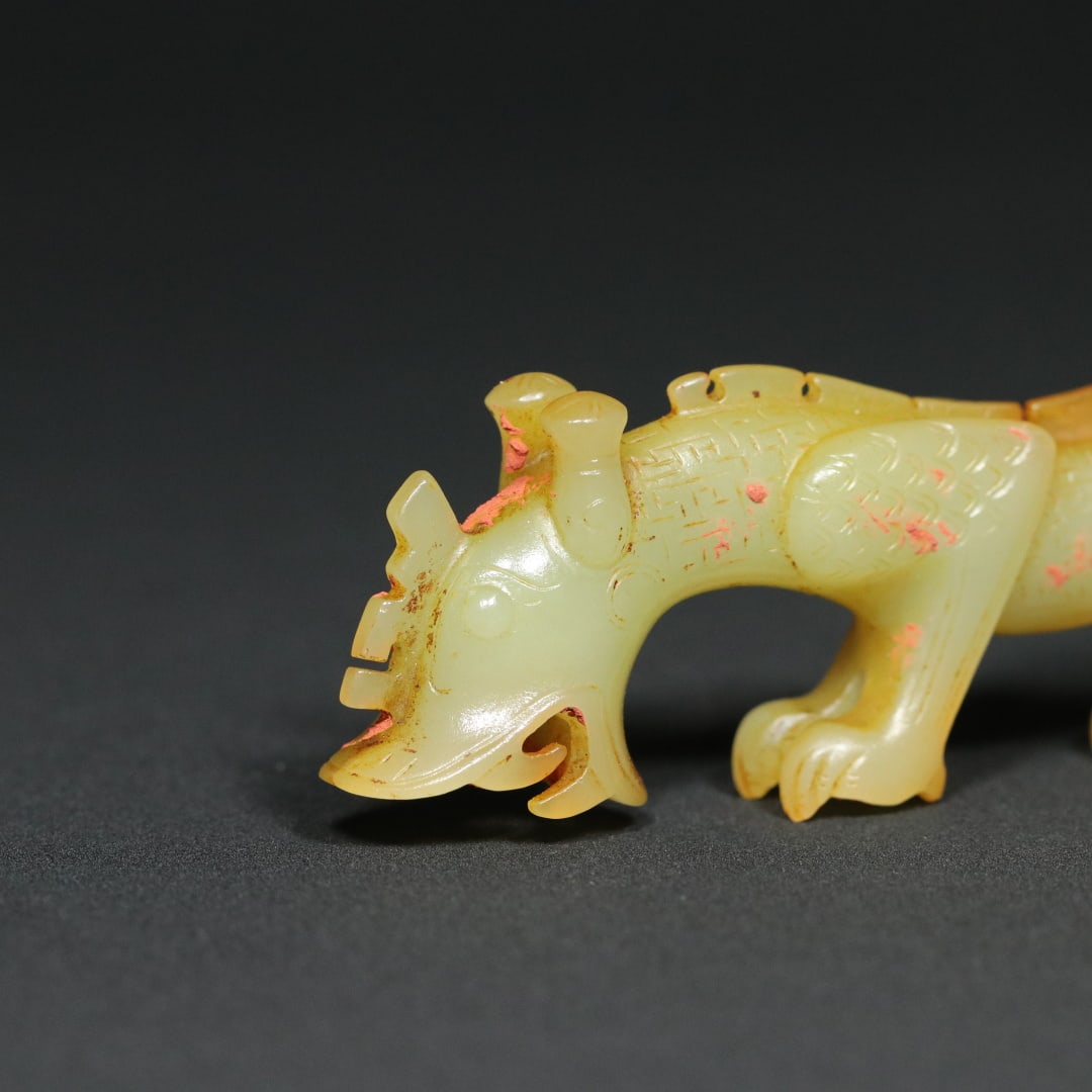 An Exquisite White Jade Dragon Ornament - 6