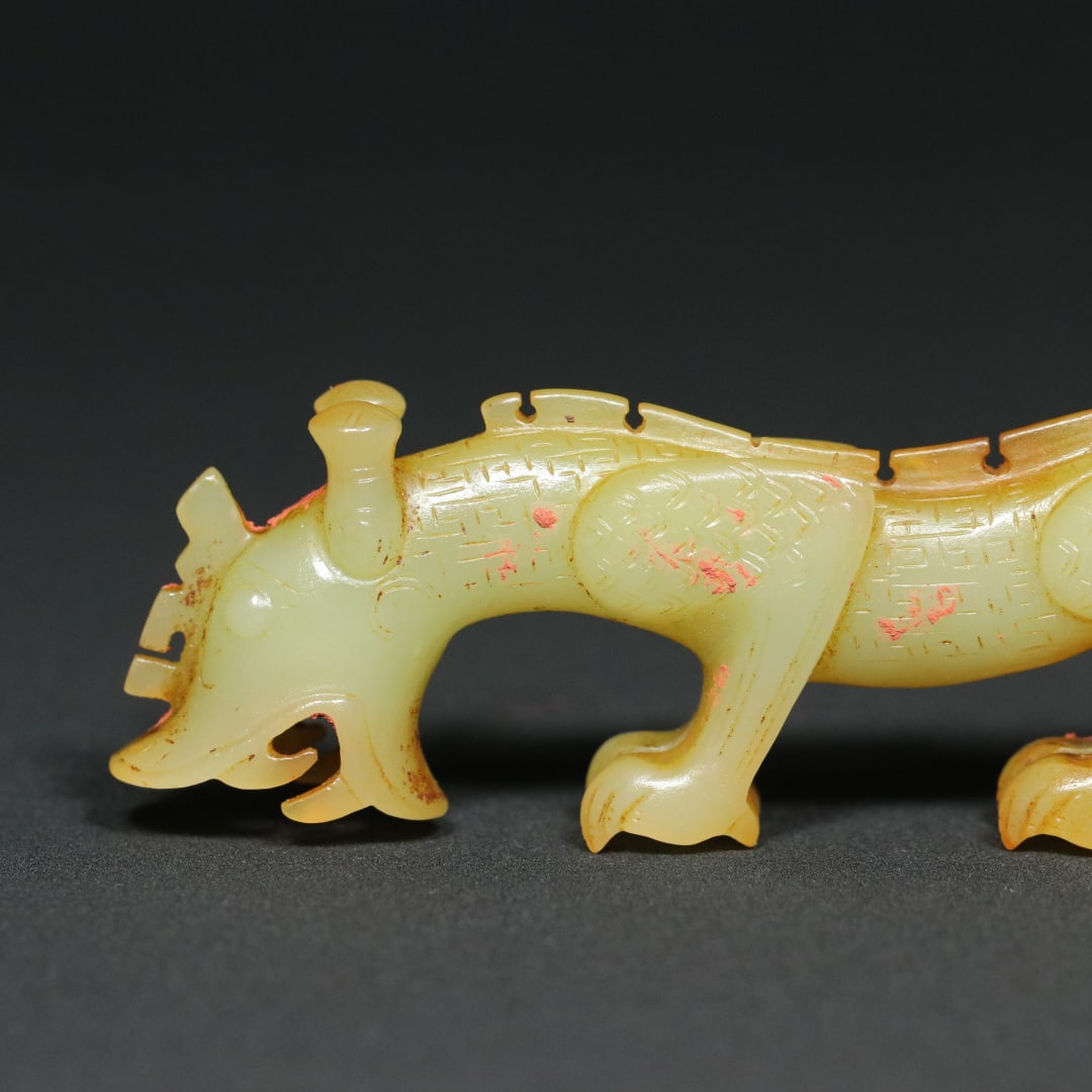 An Exquisite White Jade Dragon Ornament - 7