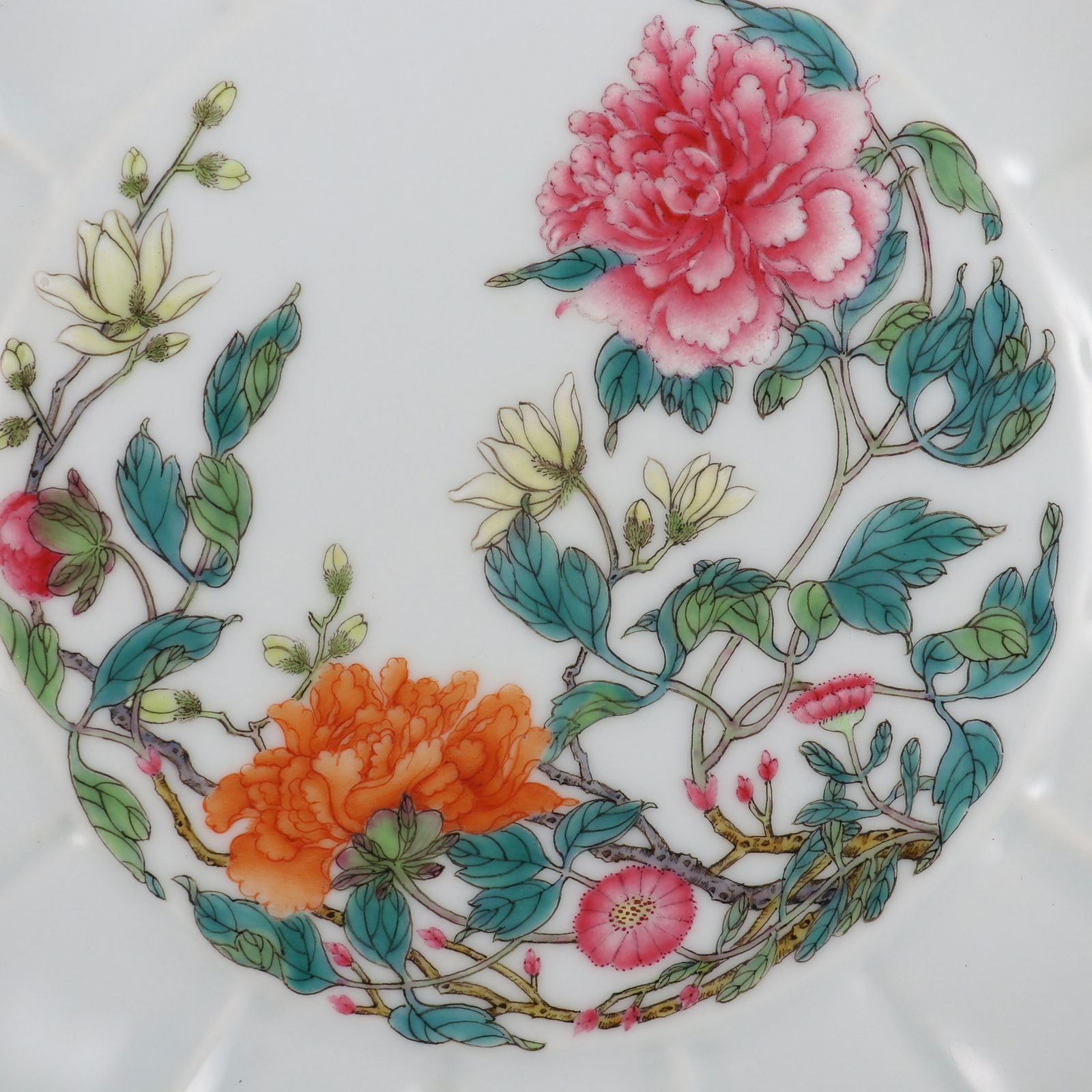An Exquisite Famille-Rose Flower Pattern Plate - 3
