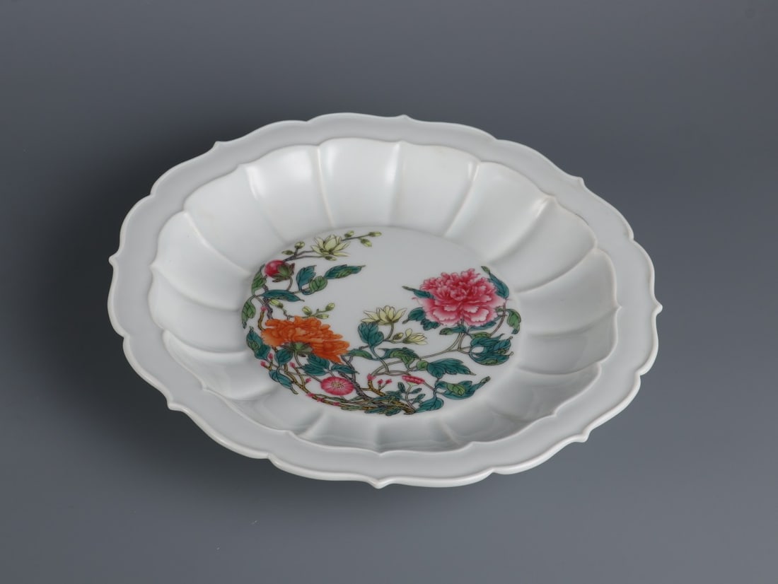 An Exquisite Famille-Rose Flower Pattern Plate - 5