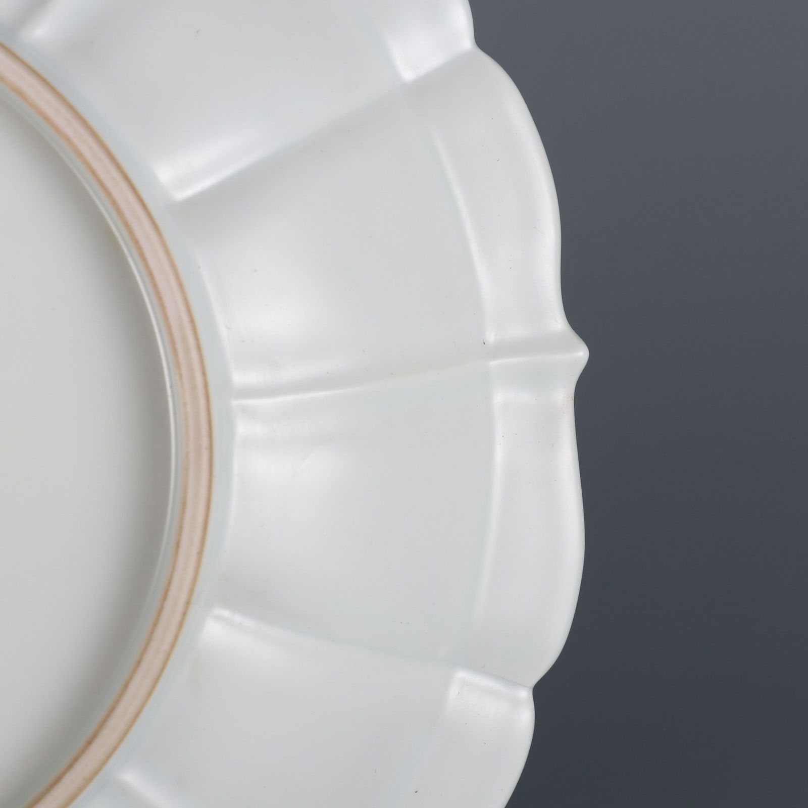 An Exquisite Famille-Rose Flower Pattern Plate - 8