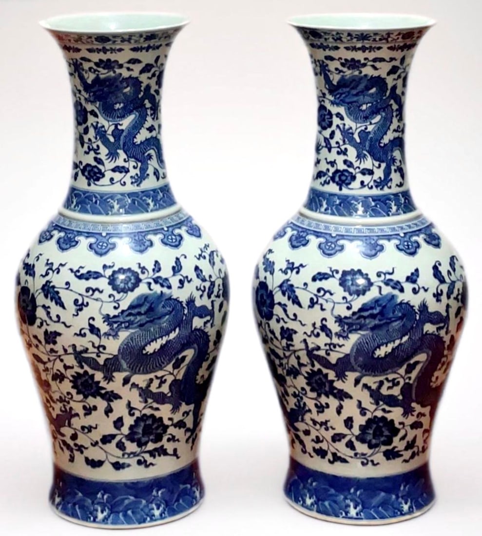 A Pair of Exquisite Blue and White Seawater Pattern Lotus Pattern Dragon Pattern Vase: A Pair of Exquisite Blue and White Seawater Pattern Lotus Pattern Dragon Pattern Vase Qing Dynasty, China Qianlong Six-character Mark Size:81cmx26cm (The Dimensions Of All Batches Are Manually Measure