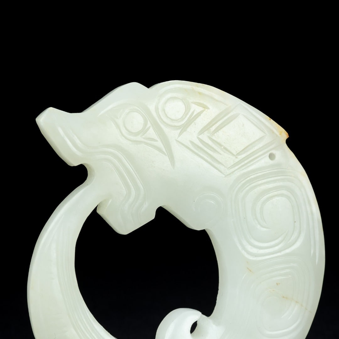 An Exquisite White Jade Dragon Ornament - 5