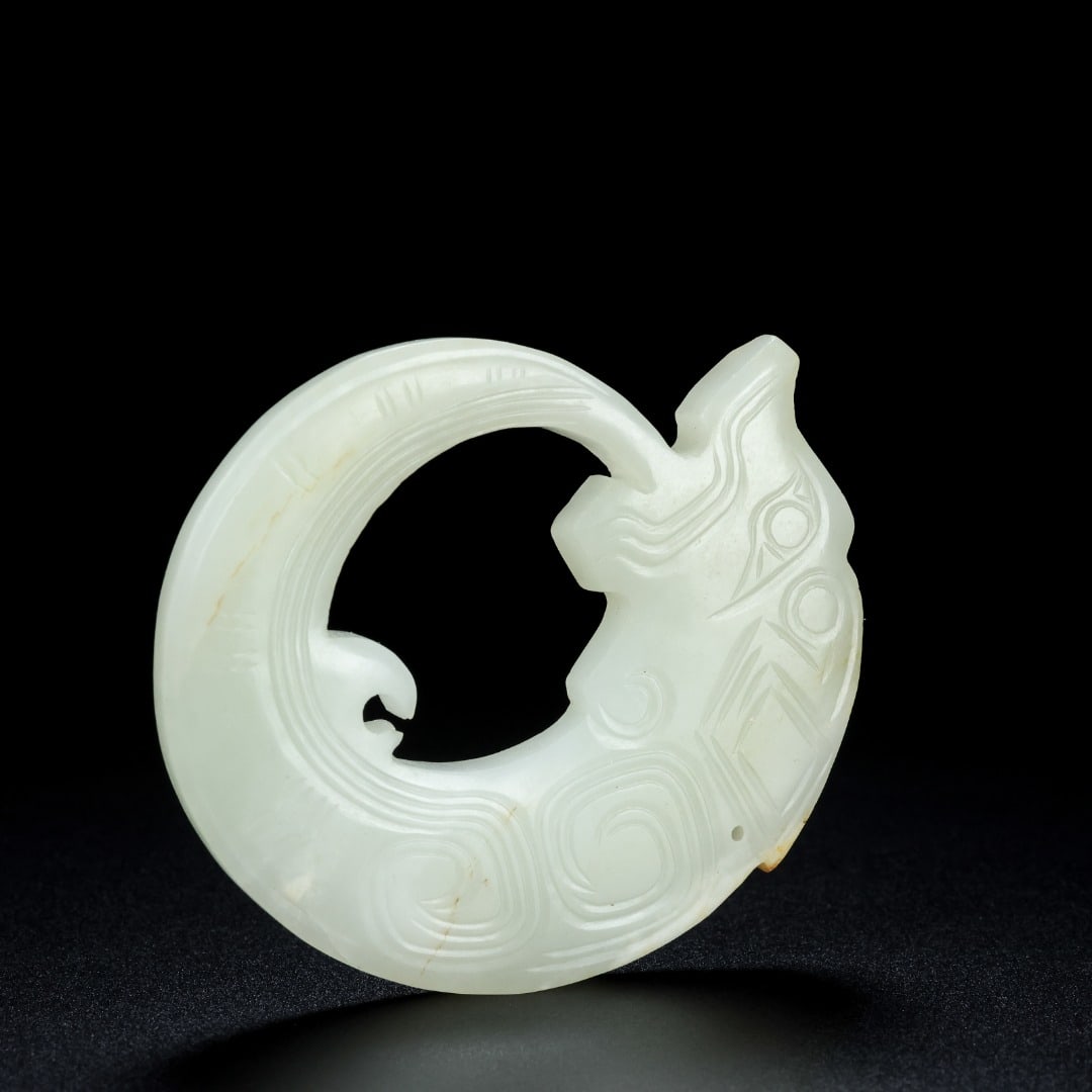 An Exquisite White Jade Dragon Ornament - 7
