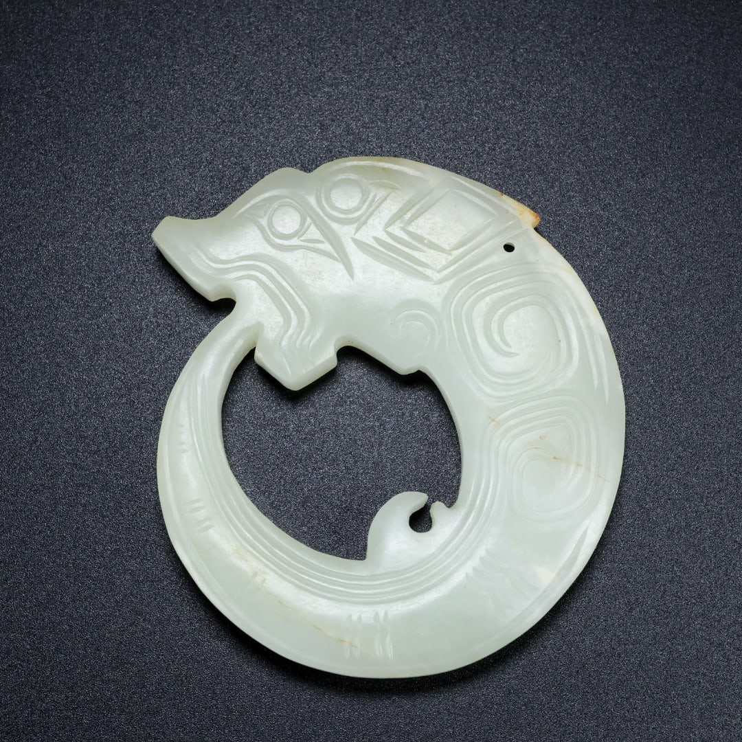 An Exquisite White Jade Dragon Ornament - 8